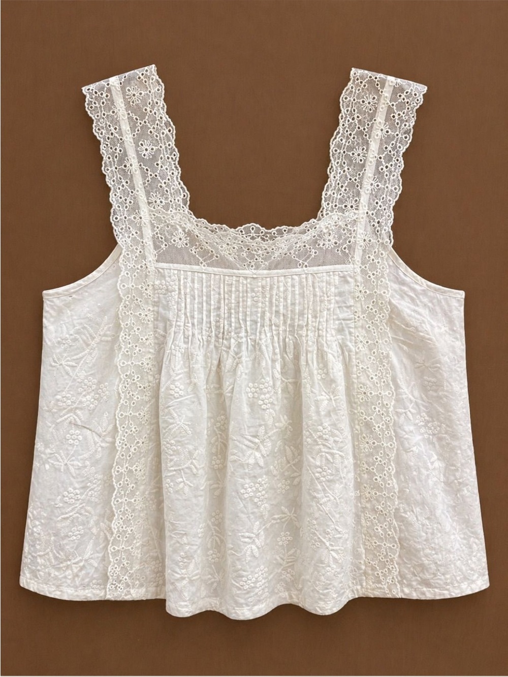 🌸 NWT | Celebrity Pink | White Lace Eyelet Boho Cottagecore Crop Tank Top | M - Picture 2 of 8